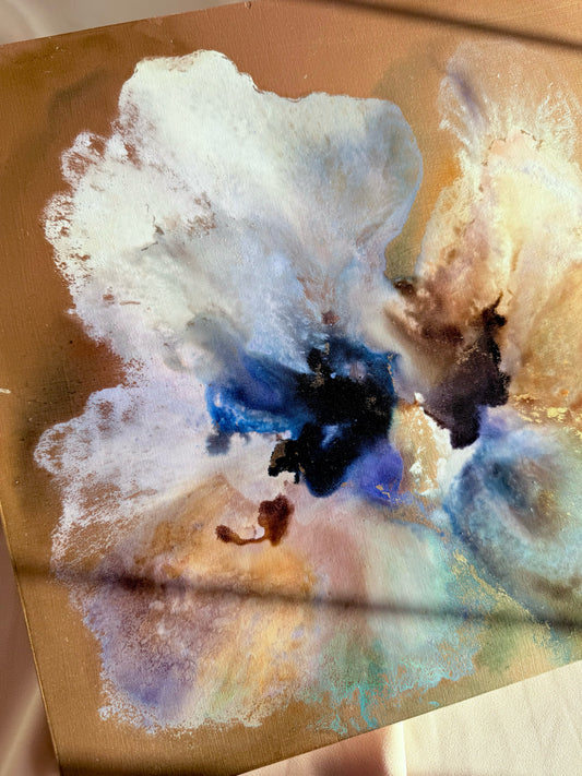 Radiant Bloom | 30 x 30cm