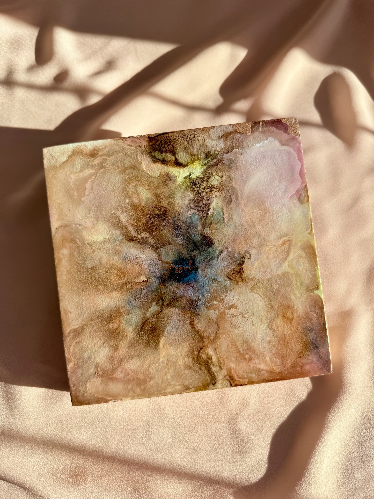 Whispers of Light | 15 x 15cm