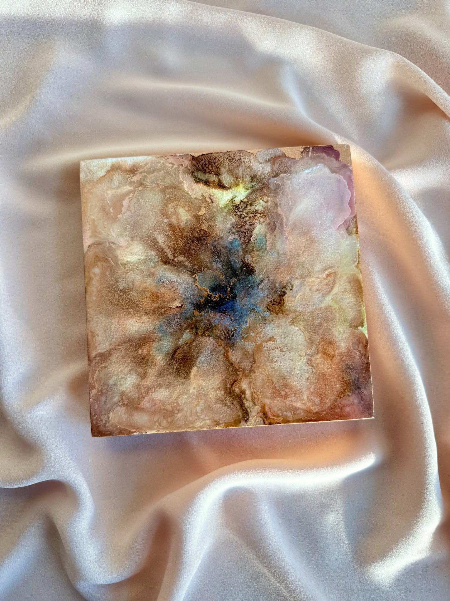 Whispers of Light | 15 x 15cm