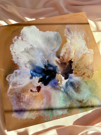 Radiant Bloom | 30 x 30cm